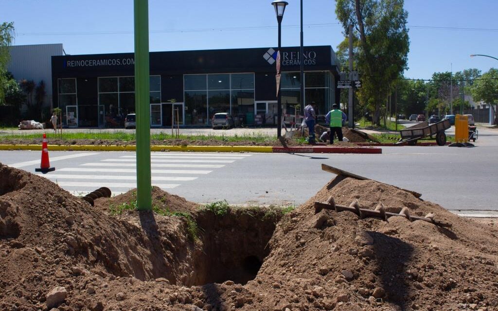 El Municipio avanza con las obras de soterramiento de cables en la avenida Alfonsín
