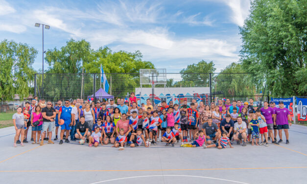 Junto a vecinos, Abella inauguró el nuevo playón polideportivo de Otamendi