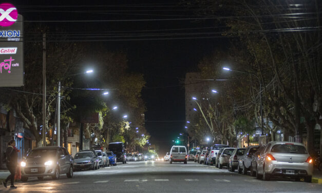 Importantes trabajos de puesta en valor del alumbrado público de la ciudad