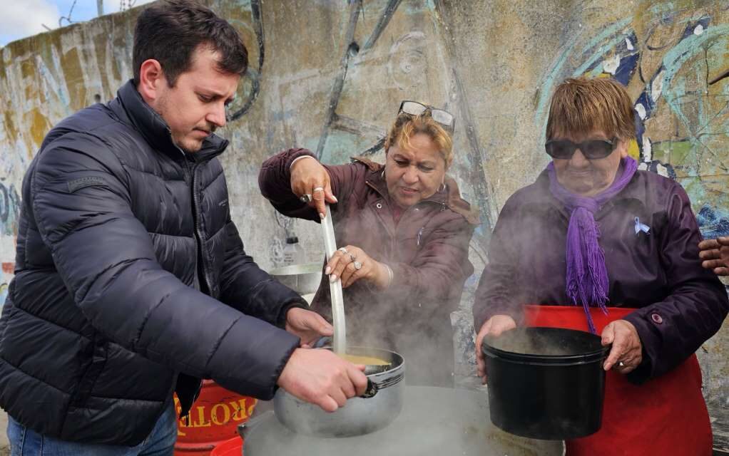 Unión por la Patria organizó un locro solidario en San Felipe