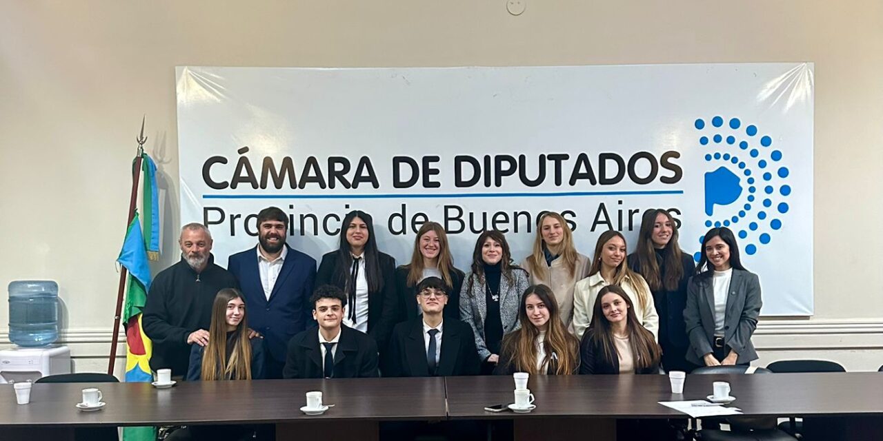 Soledad Alonso recibió en Diputados a jóvenes que participaron del Modelo ONU