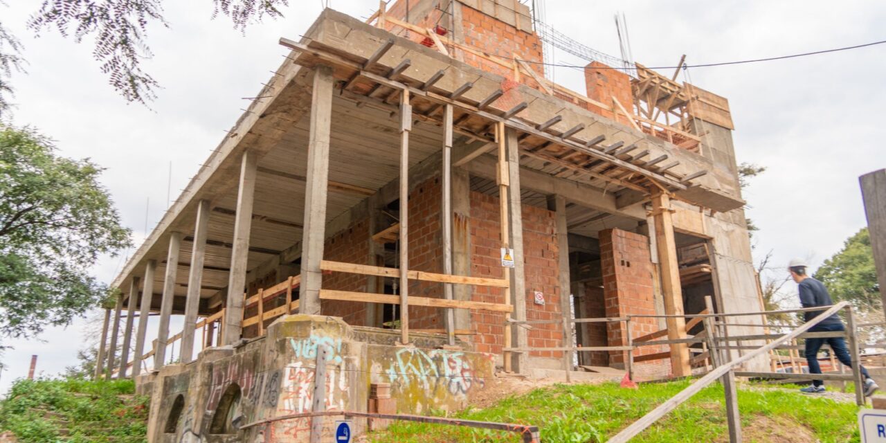 El Intendente recorrió el avance de la obra de construcción de la Casa de los Costa