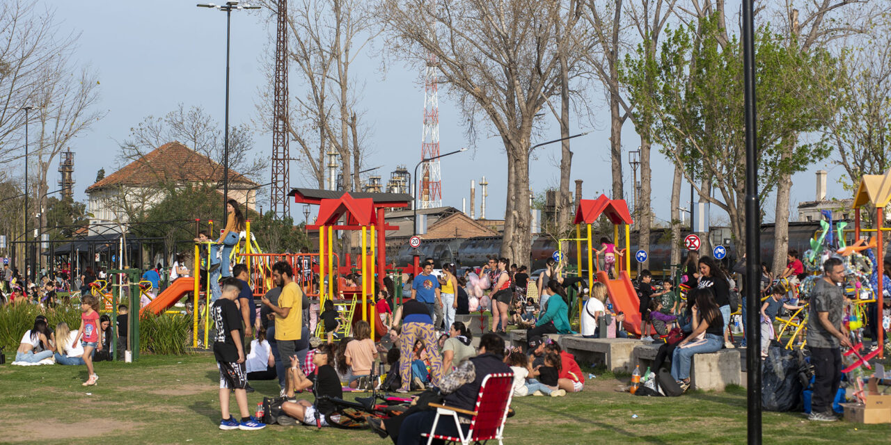 Cientos de familias celebraron la llegada de la primavera en la Costanera