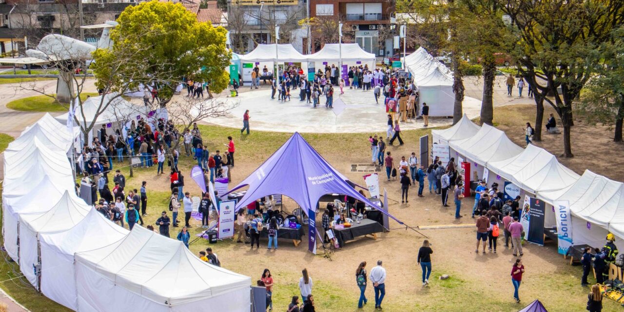 Más de 1.000 jóvenes y adultos visitaron la “Expo Educación y Empleo”