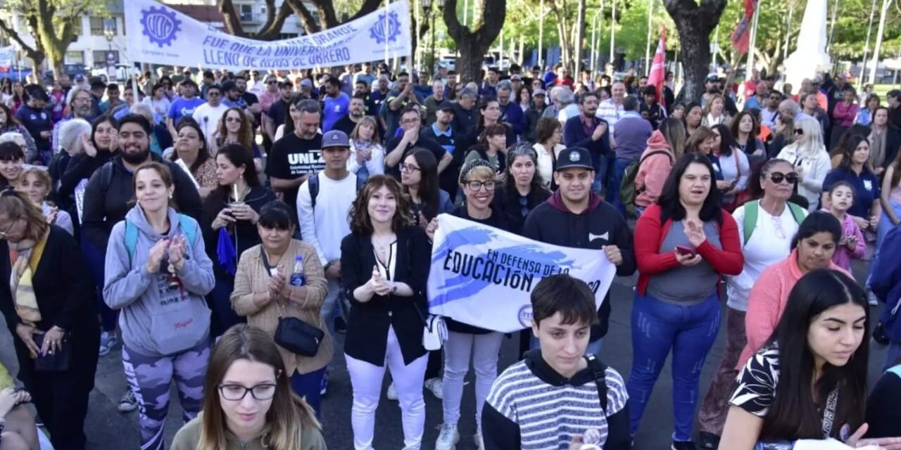 Soledad Alonso participó de la 2° Marcha Estudiantil en Defensa de la Educación Pública en Campana