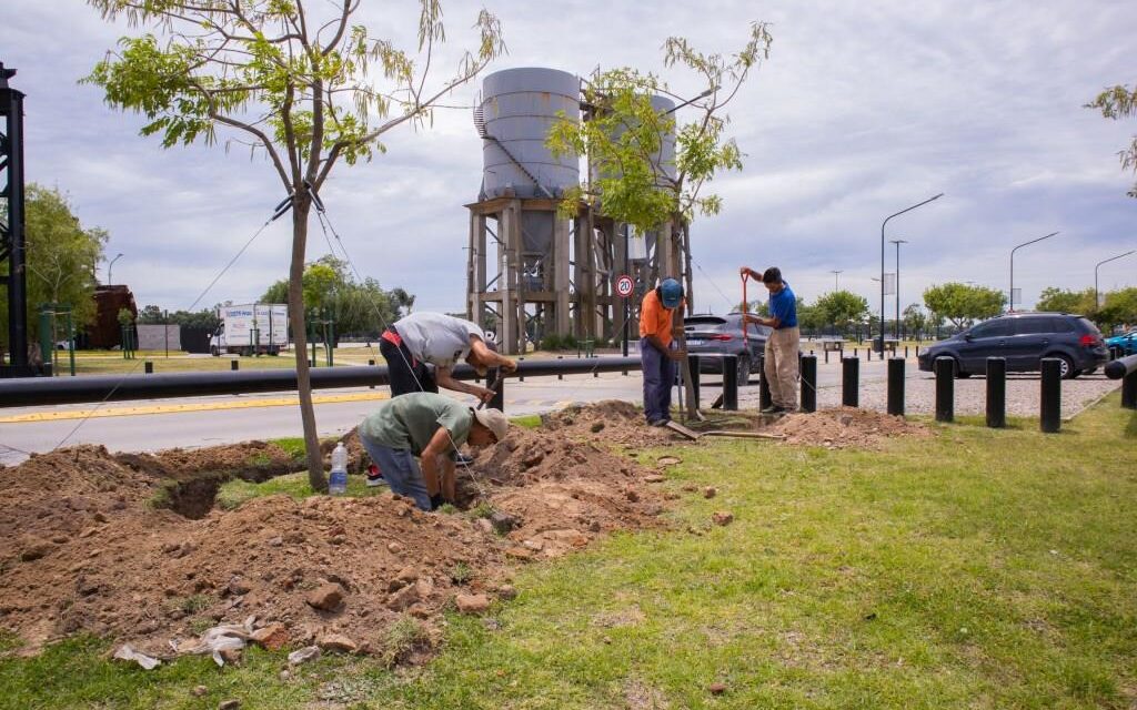 El Municipio amplía las áreas de estacionamiento en la Costanera