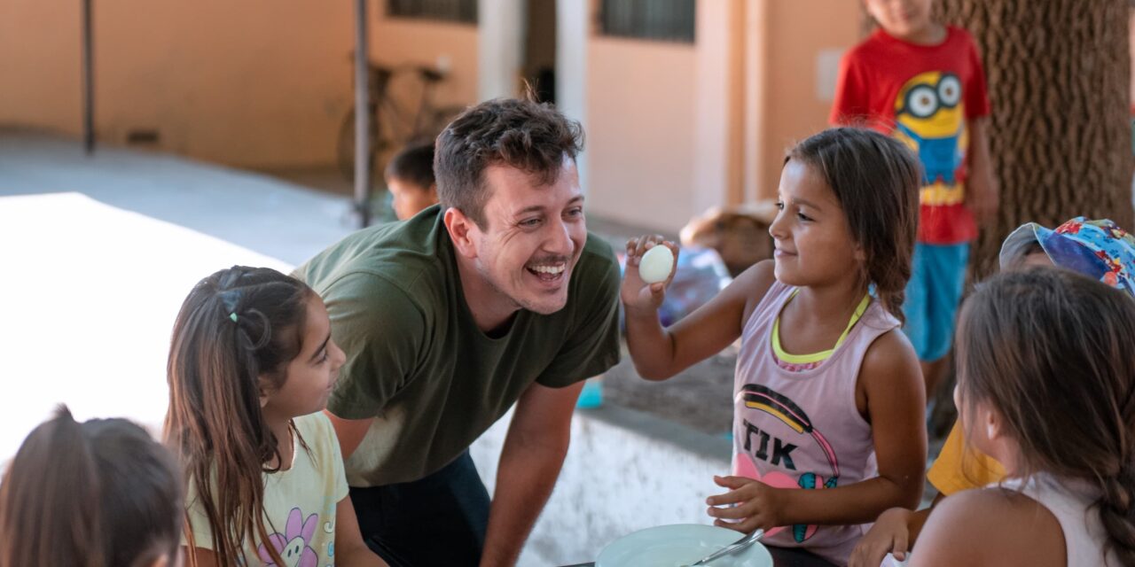 Con récord de inscriptos, cientos de niños disfrutan últimos días de las escuelas abiertas de verano