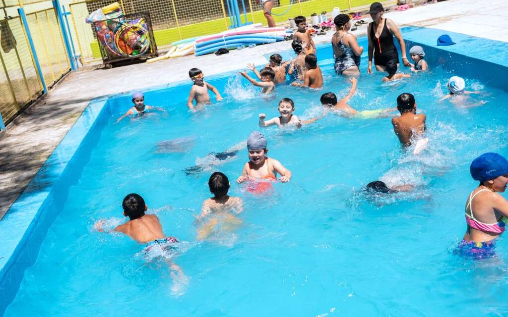 Más de 400 pibes y pibas de la ciudad disfrutan de las Escuelas Abiertas de Verano