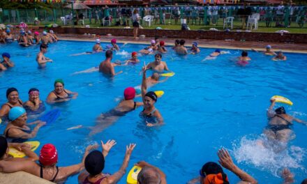 Los adultos mayores disfrutaron de una jornada junto a sus familias en la Colonia Municipal