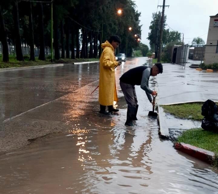 INTENSOS TRABAJOS  DE LAS CUADRILLAS MUNICIPALES TRAS EL TEMPORAL