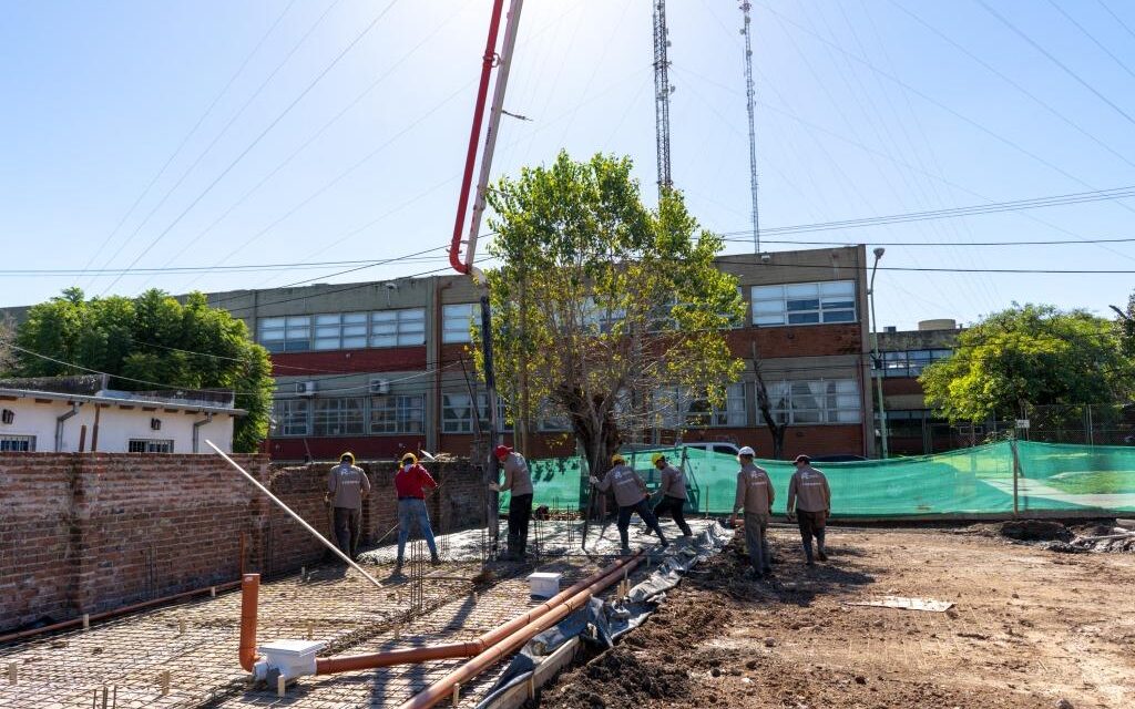 Terminal de colectivos de media distancia: ya se realizó el hormigonado del área de servicios