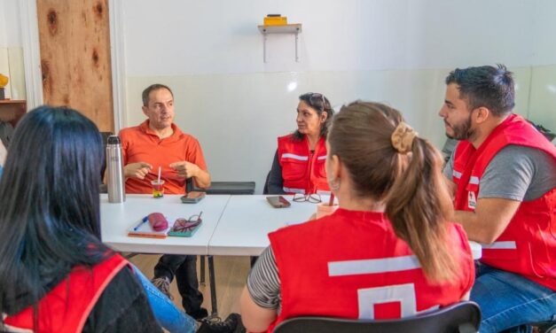 Abella visitó la sede local de la Cruz Roja Argentina y destacó su rol en la comunidad