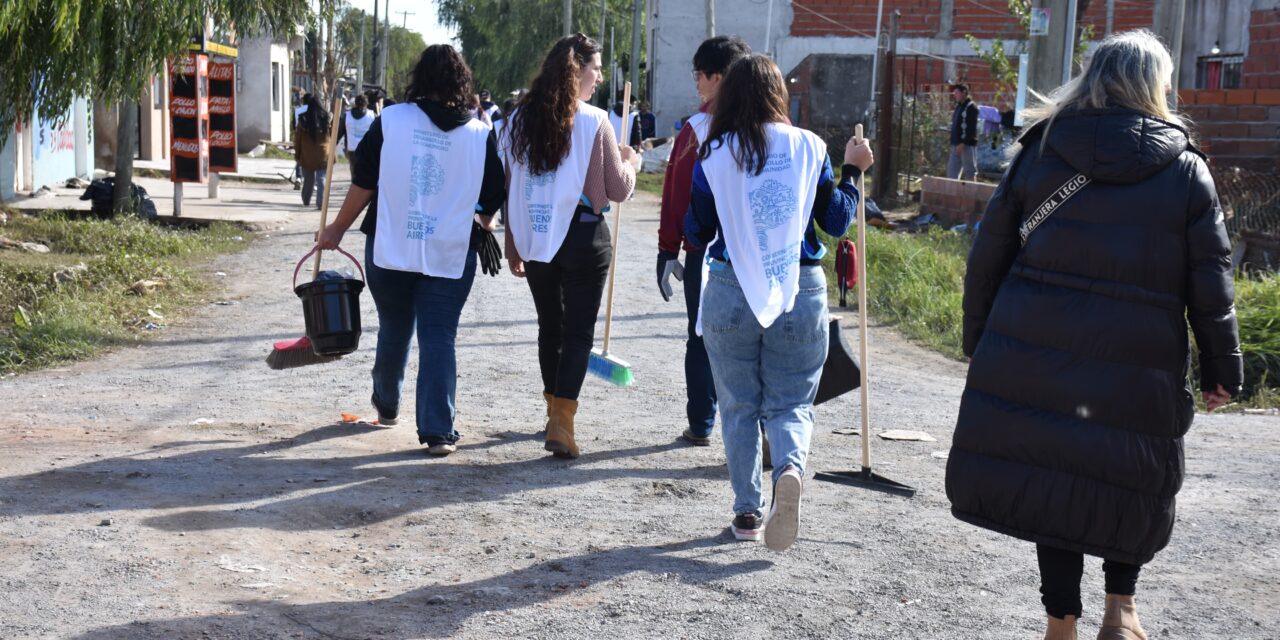 Provincia asistió en la limpieza y recuperación de hogares afectados por las inundaciones