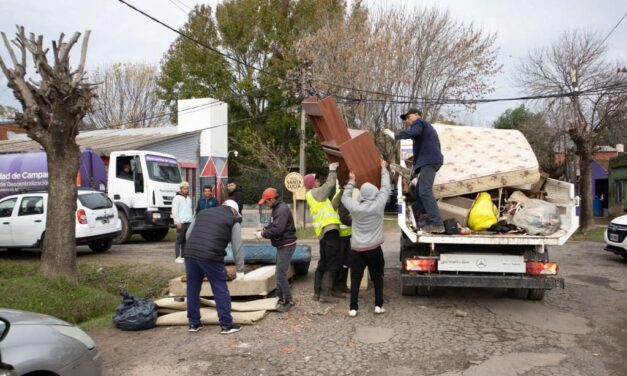 El Intendente encabezó los operativos de limpieza de los barrios afectados por el temporal