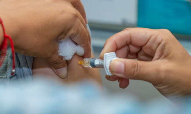 La Secretaría de Salud continúa aplicando la vacuna contra la gripe