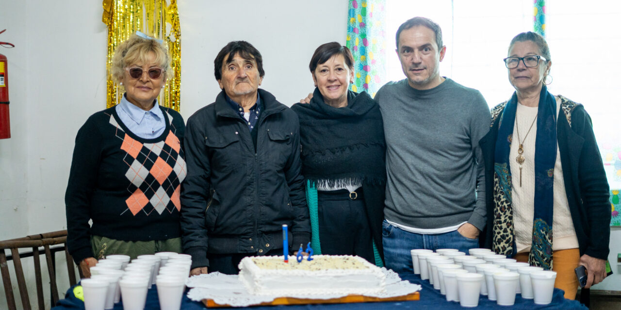 Abella acompañó la celebración del 62° aniversario de la sociedad de fomento del barrio Lubo