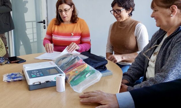 ROTARY CLUB CAMPANA  DONACIÓN DE ELECTROCARDIÓGRAFO AL HOSPITAL MUNICIPAL